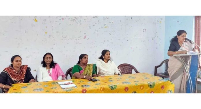 ക്രിയേറ്റീവ് കോർണർ പദ്ധതിയിൽ ഉൾപ്പെട്ട സ്കൂളിലെ പ്രഥമ അധ്യാപകരുടെ ജില്ലാതല നടത്തി ക്രിയേറ്റീവ് കോർണർ പദ്ധതിയിൽ ഉൾപ്പെട്ട സ്കൂളിലെ പ്രഥമ അധ്യാപകരുടെ ജില്ലാതല നടത്തി
