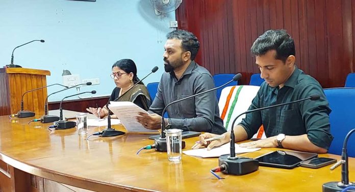 മകരവിളക്ക് തീര്ഥാടനം : വ്യൂ പോയിന്റുകളില് സുരക്ഷ ഉറപ്പാക്കുമെന്ന് ജില്ലാ കളക്ടര് മകരവിളക്ക് തീര്ഥാടനം : വ്യൂ പോയിന്റുകളില് സുരക്ഷ ഉറപ്പാക്കുമെന്ന് ജില്ലാ കളക്ടര്