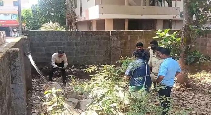 തിരുവനന്തപുരത്ത് സ്വകാര്യ വ്യക്തിയുടെ പുരയിടത്തില് തലയോട്ടികളും എല്ലുകളും കണ്ടെത്തി തിരുവനന്തപുരത്ത് സ്വകാര്യ വ്യക്തിയുടെ പുരയിടത്തില് തലയോട്ടികളും എല്ലുകളും കണ്ടെത്തി