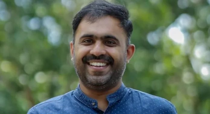 രണ്ടുമാസം കൂടി സുഖമായി ഉറങ്ങിക്കോളൂ, പിന്നെ പ്രതിപക്ഷത്തിരുന്ന് സമരം ചെയ്യാം ; ഡിവൈഎഫ്ഐയെ പരിഹസിച്ച് അബിൻ വർക്കി രണ്ടുമാസം കൂടി സുഖമായി ഉറങ്ങിക്കോളൂ, പിന്നെ പ്രതിപക്ഷത്തിരുന്ന് സമരം ചെയ്യാം ; ഡിവൈഎഫ്ഐയെ പരിഹസിച്ച് അബിൻ വർക്കി