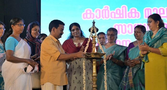 സംരംഭകത്വത്തിലേക്ക് വഴി തുറന്നു വഴികാട്ടി ഷീ റൈസിന്റെ രണ്ടാം ദിനം സംരംഭകത്വത്തിലേക്ക് വഴി തുറന്നു വഴികാട്ടി ഷീ റൈസിന്റെ രണ്ടാം ദിനം