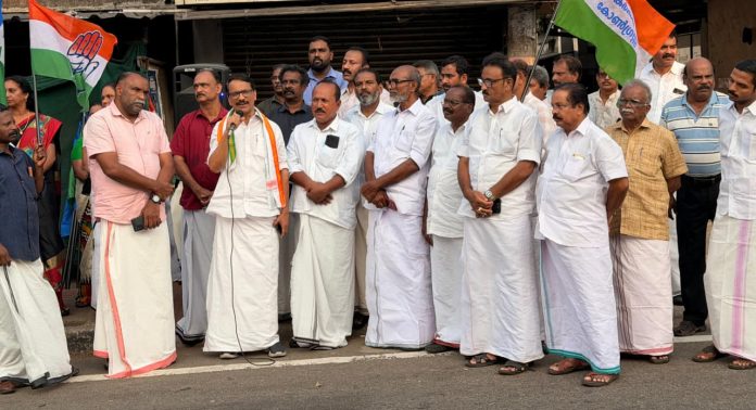 വീണാ ജോർജ്ജിന്റെ അഭിനയത്തിൽ തകർന്നത് കേരളത്തിലെ ക്രമസമാധാനം ; കോൺഗ്രസ് പന്തളം മണ്ഡലം കമ്മിറ്റി വീണാ ജോർജ്ജിന്റെ അഭിനയത്തിൽ തകർന്നത് കേരളത്തിലെ ക്രമസമാധാനം ; കോൺഗ്രസ് പന്തളം മണ്ഡലം കമ്മിറ്റി