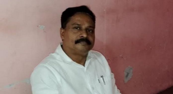 വനിതാ ബീറ്റ് ഫോറസ്റ്റ് ഓഫീസറെ കടന്നുപിടിച്ച ഡെപ്യൂട്ടി റെയ്ഞ്ച് ഓഫീസര് അറസ്റ്റില് വനിതാ ബീറ്റ് ഫോറസ്റ്റ് ഓഫീസറെ കടന്നുപിടിച്ച ഡെപ്യൂട്ടി റെയ്ഞ്ച് ഓഫീസര് അറസ്റ്റില്