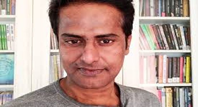 അദാനി ഗ്രൂപ്പ് നൽകിയ മാനനഷ്ടകേസിൽ ശിക്ഷിക്കപ്പെട്ട മാധ്യമപ്രവർത്തകൻ രവി നായർക്ക് ജാമ്യം അദാനി ഗ്രൂപ്പ് നൽകിയ മാനനഷ്ടകേസിൽ ശിക്ഷിക്കപ്പെട്ട മാധ്യമപ്രവർത്തകൻ രവി നായർക്ക് ജാമ്യം