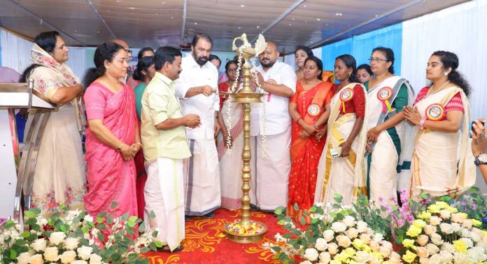 വിദ്യാര്ഥികളെ ലോകനിലവാരമുള്ള പൗരന്മാരാക്കും ; മന്ത്രി വി ശിവന്കുട്ടി വിദ്യാര്ഥികളെ ലോകനിലവാരമുള്ള പൗരന്മാരാക്കും ; മന്ത്രി വി ശിവന്കുട്ടി