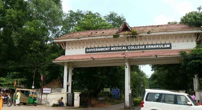 അറിയിപ്പുമായി എറണാകുളം മെഡിക്കൽ കോളേജ് : ഫെബ്രുവരി 9 മുതൽ ഫെബ്രുവരി 14 വരെ നവജാത ശിശു തീവ്രപരിചരണ വിഭാഗം താൽകാലികമായി പ്രവർത്തിച്ചേക്കില്ല അറിയിപ്പുമായി എറണാകുളം മെഡിക്കൽ കോളേജ് : ഫെബ്രുവരി 9 മുതൽ ഫെബ്രുവരി 14 വരെ നവജാത ശിശു തീവ്രപരിചരണ വിഭാഗം താൽകാലികമായി പ്രവർത്തിച്ചേക്കില്ല