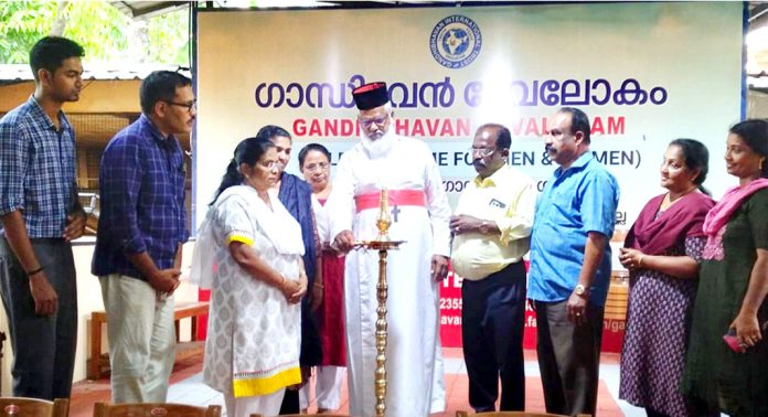 അമ്മക്കൊരുമ്മ – 47-ാമത് ദിനസംഗമം കോന്നി ഗാന്ധിഭവന് ദേവലോകത്തില് നടന്നു അമ്മക്കൊരുമ്മ – 47-ാമത് ദിനസംഗമം കോന്നി ഗാന്ധിഭവന് ദേവലോകത്തില് നടന്നു