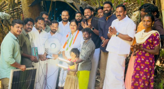 ഗവി വാർഡിൽ വീണ്ടും വെളിച്ചം : രണ്ടാം ഘട്ട സോളാർ കിറ്റ് വിതരണം നടത്തി ഗവി വാർഡിൽ വീണ്ടും വെളിച്ചം : രണ്ടാം ഘട്ട സോളാർ കിറ്റ് വിതരണം നടത്തി