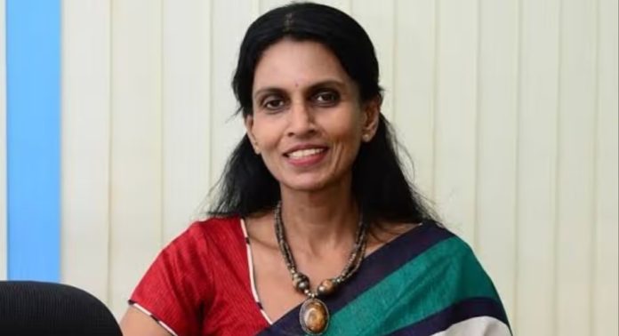 ഇരകളുടെ വിവരങ്ങള് വെളിപ്പെടുത്തി ; ആര് ശ്രീലേഖയ്ക്ക് എതിരെ പോക്സോ കേസ് ഇരകളുടെ വിവരങ്ങള് വെളിപ്പെടുത്തി ; ആര് ശ്രീലേഖയ്ക്ക് എതിരെ പോക്സോ കേസ്