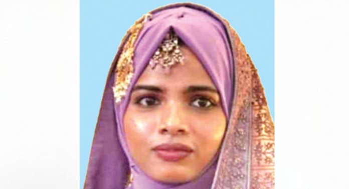 ചങ്ങരംകുളത്ത് നവവധുവിനെ കിടപ്പുമുറിയില് തൂങ്ങിമരിച്ച നിലയില് കണ്ടെത്തി ചങ്ങരംകുളത്ത് നവവധുവിനെ കിടപ്പുമുറിയില് തൂങ്ങിമരിച്ച നിലയില് കണ്ടെത്തി