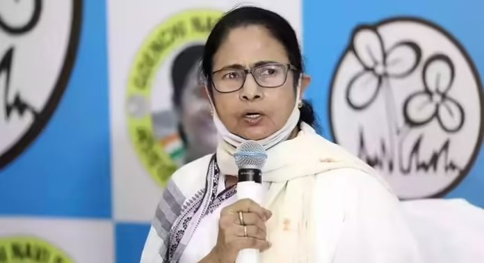 ‘കേരളം’ അംഗീകരിച്ചത് ബിജെപി-സിപിഎം രഹസ്യ ധാരണ ; ബംഗാളിനോട് കേന്ദ്രത്തിന് വിവേചനമെന്നും മമത ബാനർജി ‘കേരളം’ അംഗീകരിച്ചത് ബിജെപി-സിപിഎം രഹസ്യ ധാരണ ; ബംഗാളിനോട് കേന്ദ്രത്തിന് വിവേചനമെന്നും മമത ബാനർജി