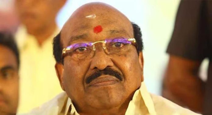 ഇഷ്ടമില്ലാത്ത അച്ചി തൊട്ടതെല്ലാം കുറ്റം ; മന്ത്രിയെ കൊല്ലാൻ വാളുമായി ഇറങ്ങുന്നത് മര്യാദയാണോ ; വീണാ ജോർജിനെ പിന്തുണച്ച് വെള്ളാപ്പള്ളി നടേശൻ ഇഷ്ടമില്ലാത്ത അച്ചി തൊട്ടതെല്ലാം കുറ്റം ; മന്ത്രിയെ കൊല്ലാൻ വാളുമായി ഇറങ്ങുന്നത് മര്യാദയാണോ ; വീണാ ജോർജിനെ പിന്തുണച്ച് വെള്ളാപ്പള്ളി നടേശൻ