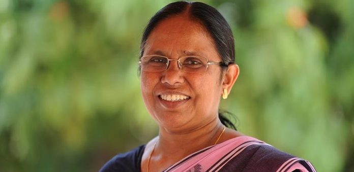 മട്ടന്നൂരിൽ നിന്ന് ഒഴിവാക്കിയതിൽ സംസ്ഥാന സെക്രട്ടേറിയറ്റിന് മുന്നിലും അതൃപ്തി ആവർത്തിച്ച് കെ കെ ശൈലജ മട്ടന്നൂരിൽ നിന്ന് ഒഴിവാക്കിയതിൽ സംസ്ഥാന സെക്രട്ടേറിയറ്റിന് മുന്നിലും അതൃപ്തി ആവർത്തിച്ച് കെ കെ ശൈലജ