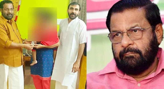 ശബരിമല സ്വര്ണക്കൊള്ള ; കടകംപള്ളി സുരേന്ദ്രന് കുരുക്കായി ഉണ്ണികൃഷ്ണന് പോറ്റിക്കൊപ്പമുള്ള മറ്റൊരു ചിത്രം കൂടി ശബരിമല സ്വര്ണക്കൊള്ള ; കടകംപള്ളി സുരേന്ദ്രന് കുരുക്കായി ഉണ്ണികൃഷ്ണന് പോറ്റിക്കൊപ്പമുള്ള മറ്റൊരു ചിത്രം കൂടി