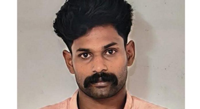 കല്ലൂപ്പാറയില് റോഡില്ക്കൂടി നടന്നുപോയ സ്ത്രീയുടെ സ്വർണ്ണമാല പിടിച്ചു പറിച്ച പ്രതികളെ അറസ്റ്റ് ചെയ്തു കല്ലൂപ്പാറയില് റോഡില്ക്കൂടി നടന്നുപോയ സ്ത്രീയുടെ സ്വർണ്ണമാല പിടിച്ചു പറിച്ച പ്രതികളെ അറസ്റ്റ് ചെയ്തു