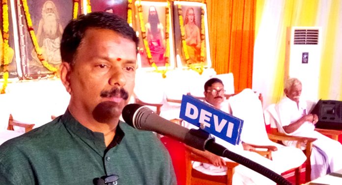 വിശ്വാസത്തേയും ശാസ്ത്രത്തെയും യുക്തിയേയും ഒരുപോലെ സ്വീകരിക്കാൻ കഴിയുന്നതാണ് സനാതന ധർമ്മം : ധർമ്മാചാര്യൻ രാജേഷ് നാദാപുരം വിശ്വാസത്തേയും ശാസ്ത്രത്തെയും യുക്തിയേയും ഒരുപോലെ സ്വീകരിക്കാൻ കഴിയുന്നതാണ് സനാതന ധർമ്മം : ധർമ്മാചാര്യൻ രാജേഷ് നാദാപുരം