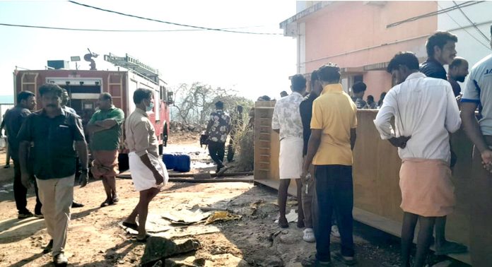 കോന്നി മെഡിക്കല് കോളേജില് ജനറേറ്റർ റൂമിൽ തീ പിടുത്തം കോന്നി മെഡിക്കല് കോളേജില് ജനറേറ്റർ റൂമിൽ തീ പിടുത്തം