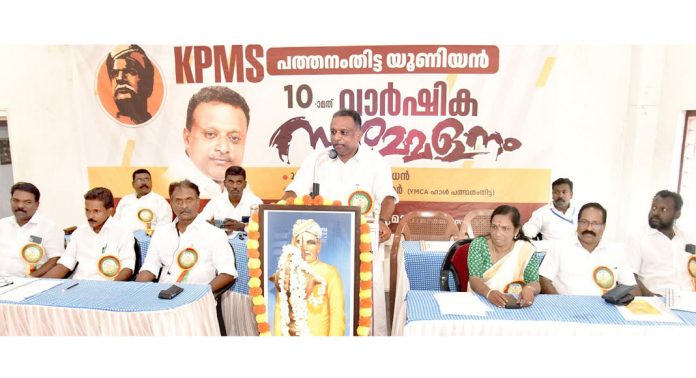 ശബരിമല പൗരോഹിത്യത്തെ മഹത്വവത്ക്കരിക്കുവാൻ ശ്രമം : പുന്നല ശ്രീകുമാർ ശബരിമല പൗരോഹിത്യത്തെ മഹത്വവത്ക്കരിക്കുവാൻ ശ്രമം : പുന്നല ശ്രീകുമാർ