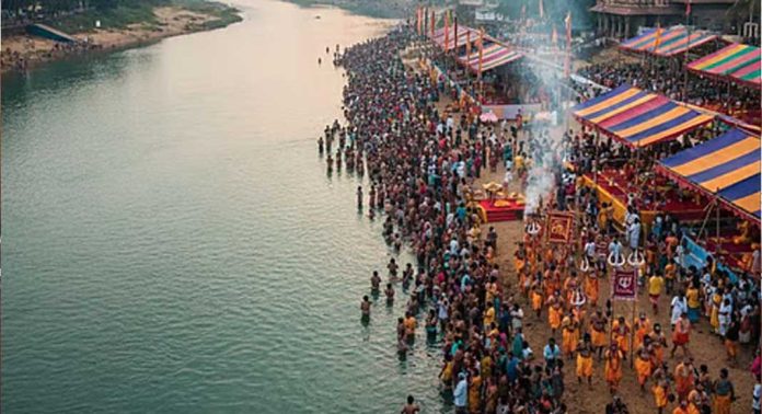 തിരുനാവായ കുംഭമേളയ്ക്ക് നാളെ സമാപനം ; ലക്ഷങ്ങൾ ഒഴുകിയെത്തി, അടുത്ത വർഷവും ആഘോഷം തിരുനാവായ കുംഭമേളയ്ക്ക് നാളെ സമാപനം ; ലക്ഷങ്ങൾ ഒഴുകിയെത്തി, അടുത്ത വർഷവും ആഘോഷം