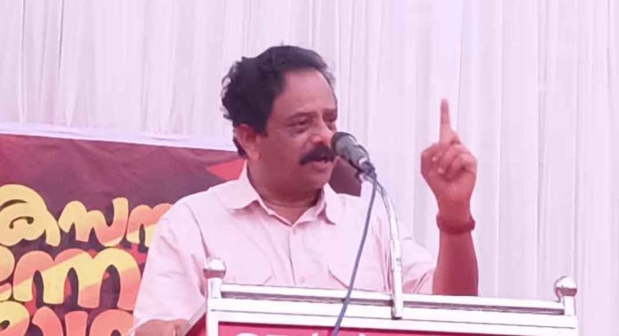 രക്തസാക്ഷി ഫണ്ട് തട്ടിപ്പിൽ ആദ്യമായി പരസ്യ പ്രതികരണവുമായി ടിഐ മധുസൂദനൻ എംഎൽഎ രക്തസാക്ഷി ഫണ്ട് തട്ടിപ്പിൽ ആദ്യമായി പരസ്യ പ്രതികരണവുമായി ടിഐ മധുസൂദനൻ എംഎൽഎ
