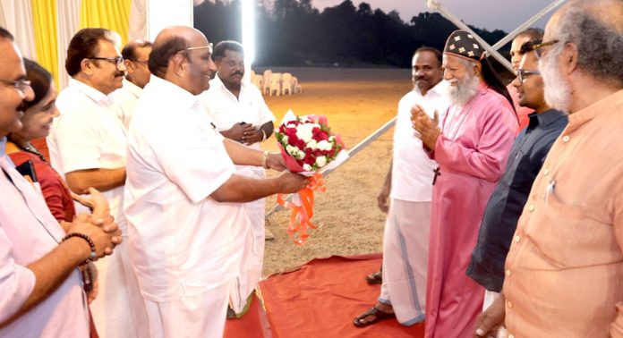 മത സാഹോദര്യം വിളിച്ചോതി ഡോ.ജോസഫ് മാർ ബർണ്ണബാസ് സഫ്രഗൻ മെത്രാപ്പൊലിത്ത ചെറുകോൽപ്പുഴ ഹിന്ദുമത പരിഷത്തിൽ മത സാഹോദര്യം വിളിച്ചോതി ഡോ.ജോസഫ് മാർ ബർണ്ണബാസ് സഫ്രഗൻ മെത്രാപ്പൊലിത്ത ചെറുകോൽപ്പുഴ ഹിന്ദുമത പരിഷത്തിൽ
