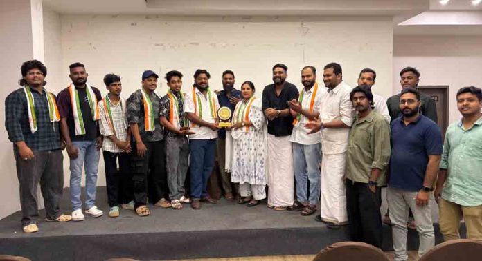 തുടർച്ചയായി ഏഴാം തവണയും ജില്ലാ കലോത്സവ കിരീടം: ടീം റബർബാൻ്റിന് യൂത്ത് കോൺഗ്രസിന്റെ ആദരം തുടർച്ചയായി ഏഴാം തവണയും ജില്ലാ കലോത്സവ കിരീടം: ടീം റബർബാൻ്റിന് യൂത്ത് കോൺഗ്രസിന്റെ ആദരം