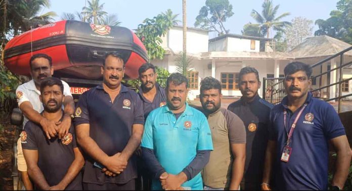 ദുരന്തഭൂമിയിലെ കാവലാളായി ‘ടീം എമർജൻസി കേരള’ ; മൃതദേഹങ്ങൾ പുറത്തെടുക്കാൻ പ്രത്യേക പരിശീലനം സിദ്ധിച്ച സേന ദുരന്തഭൂമിയിലെ കാവലാളായി ‘ടീം എമർജൻസി കേരള’ ; മൃതദേഹങ്ങൾ പുറത്തെടുക്കാൻ പ്രത്യേക പരിശീലനം സിദ്ധിച്ച സേന