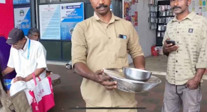 ഹോട്ടലില് നിന്നും ഭക്ഷ്യയോഗ്യമല്ലാത്ത ആഹാരപദാര്ത്ഥങ്ങള് പിടിച്ചെടുത്തു ഹോട്ടലില് നിന്നും ഭക്ഷ്യയോഗ്യമല്ലാത്ത ആഹാരപദാര്ത്ഥങ്ങള് പിടിച്ചെടുത്തു