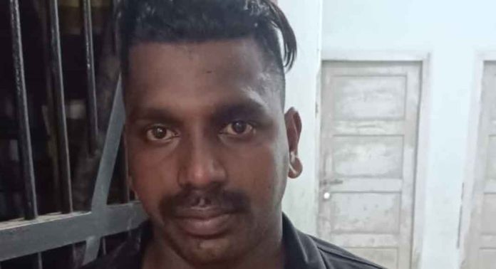 ആളുകൾ നോക്കിനിൽക്കെ എസ്ഐയെ ക്രൂരമായി മർദ്ദിച്ച കേസിൽ ഒരാൾ പിടിയിൽ ആളുകൾ നോക്കിനിൽക്കെ എസ്ഐയെ ക്രൂരമായി മർദ്ദിച്ച കേസിൽ ഒരാൾ പിടിയിൽ