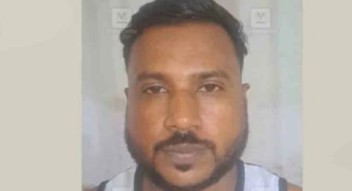 കാലടിയിലെ കടയില് നിന്നും 24000 രൂപ മോഷ്ടിച്ചു ; പന്തളം സ്വദേശി പിടിയില് കാലടിയിലെ കടയില് നിന്നും 24000 രൂപ മോഷ്ടിച്ചു ; പന്തളം സ്വദേശി പിടിയില്