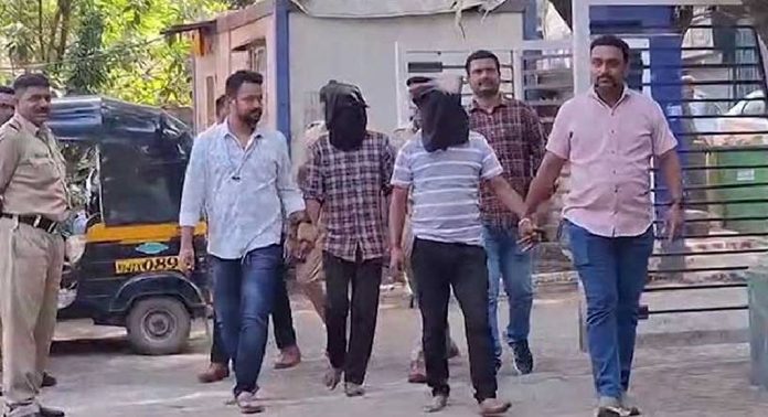 മുംബൈയിൽ പഴങ്ങളിൽ എലിവിഷം തേച്ച രണ്ട് കച്ചവടക്കാർ അറസ്റ്റിൽ മുംബൈയിൽ പഴങ്ങളിൽ എലിവിഷം തേച്ച രണ്ട് കച്ചവടക്കാർ അറസ്റ്റിൽ