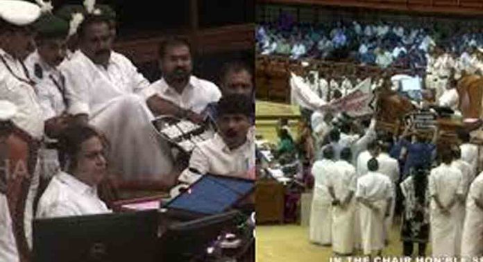 ശബരിമല സ്വർണക്കൊളള വിഷയം ഇന്നും നിയമസഭയെ പ്രക്ഷുബ്ധമാക്കും ശബരിമല സ്വർണക്കൊളള വിഷയം ഇന്നും നിയമസഭയെ പ്രക്ഷുബ്ധമാക്കും