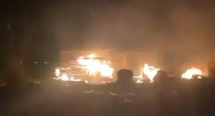 ഖമനേയിയുടെ വധത്തിന് പിന്നാലെ പാകിസ്ഥാനിൽ സംഘർഷം രൂക്ഷം ഖമനേയിയുടെ വധത്തിന് പിന്നാലെ പാകിസ്ഥാനിൽ സംഘർഷം രൂക്ഷം