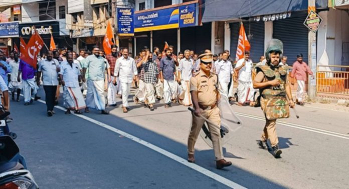 പണിമുടക്ക് പൂര്ണ്ണം – റാന്നി താലൂക്കിൽ ജനജീവിതം പൂർണ്ണമായും സ്തംഭിച്ചു പണിമുടക്ക് പൂര്ണ്ണം – റാന്നി താലൂക്കിൽ ജനജീവിതം പൂർണ്ണമായും സ്തംഭിച്ചു