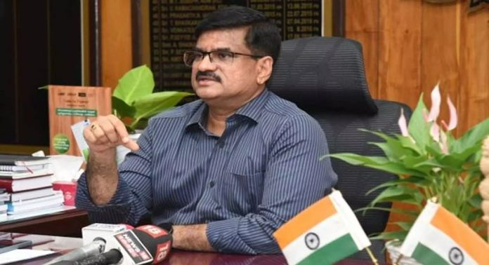 മലപ്പുറം ജില്ലാ വിഭജനം കൂടുതൽ ഗുണമാകുമെന്ന് ജില്ലാ കളക്ടർ വി. ആർ വിനോദ് മലപ്പുറം ജില്ലാ വിഭജനം കൂടുതൽ ഗുണമാകുമെന്ന് ജില്ലാ കളക്ടർ വി. ആർ വിനോദ്