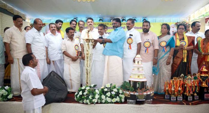 മാടമൺ ശ്രീനാരായണ കൺവെൻഷന് ഭക്തിനിർഭരമായ സമാപനം മാടമൺ ശ്രീനാരായണ കൺവെൻഷന് ഭക്തിനിർഭരമായ സമാപനം