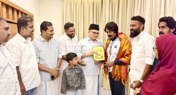ഏഷ്യൻ ഗ്രാപ്ലിംഗ് റെസ്ലിംഗ് ചാമ്പ്യൻഷിപ്പ് : ഇമ്രാൻ ഖാനെ ആദരിച്ച് യൂത്ത് കോൺഗ്രസ് ഏഷ്യൻ ഗ്രാപ്ലിംഗ് റെസ്ലിംഗ് ചാമ്പ്യൻഷിപ്പ് : ഇമ്രാൻ ഖാനെ ആദരിച്ച് യൂത്ത് കോൺഗ്രസ്