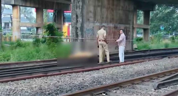 വൈറ്റില കൊലപാതകം ; പ്രതി പോലീസ് കസ്റ്റഡിയിൽ വൈറ്റില കൊലപാതകം ; പ്രതി പോലീസ് കസ്റ്റഡിയിൽ