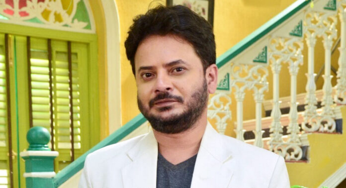 ചിത്രീകരണത്തിനായി ബീച്ചില് എത്തിയ നടന് മുങ്ങിമരിച്ചു ചിത്രീകരണത്തിനായി ബീച്ചില് എത്തിയ നടന് മുങ്ങിമരിച്ചു