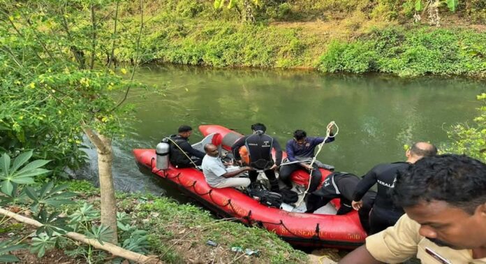അടൂർ മരുതിമൂട് ഭാഗത്തിൽ കനാലിൽ വീണ് കാണാതായ ആളുടെ മൃതദേഹം കണ്ടെത്തി അടൂർ മരുതിമൂട് ഭാഗത്തിൽ കനാലിൽ വീണ് കാണാതായ ആളുടെ മൃതദേഹം കണ്ടെത്തി