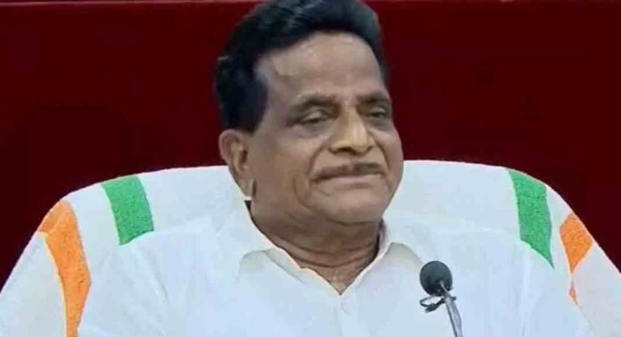 എം വി ഗോവിന്ദൻ ഉപജാപക സംഘത്തിന്റെ തടവിലെന്ന് പാർട്ടി വിട്ട ടി കെ ഗോവിന്ദൻ എം വി ഗോവിന്ദൻ ഉപജാപക സംഘത്തിന്റെ തടവിലെന്ന് പാർട്ടി വിട്ട ടി കെ ഗോവിന്ദൻ