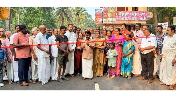 നവീകരിച്ച വെണ്ണിക്കുളം – തെള്ളിയൂർകാവ് റോഡ് തുറന്നു നവീകരിച്ച വെണ്ണിക്കുളം – തെള്ളിയൂർകാവ് റോഡ് തുറന്നു