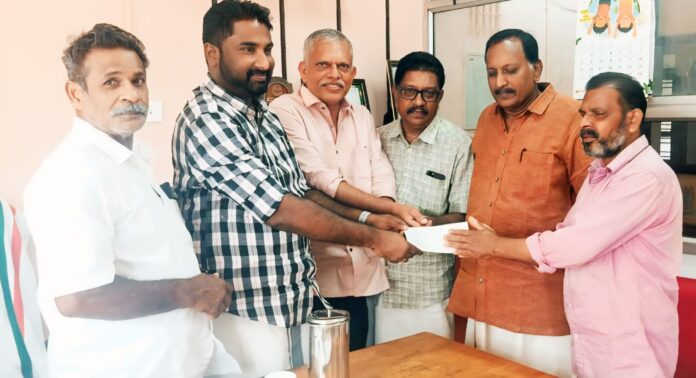 വൃക്ക മാറ്റിവെക്കൽ ശസ്ത്രക്രിയക്ക് 6 ലക്ഷം : നിജു ജോസിന് ജീവൻ രക്ഷാ സമിതിയുടെ കൈത്താങ്ങ് വൃക്ക മാറ്റിവെക്കൽ ശസ്ത്രക്രിയക്ക് 6 ലക്ഷം : നിജു ജോസിന് ജീവൻ രക്ഷാ സമിതിയുടെ കൈത്താങ്ങ്