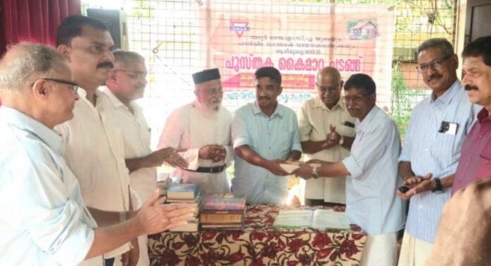 സന്തോഷ് വായനശാലയ്ക്ക് പുസ്തകങ്ങൾ കൈമാറി അടൂർ വൈ.എം.സി.എ സന്തോഷ് വായനശാലയ്ക്ക് പുസ്തകങ്ങൾ കൈമാറി അടൂർ വൈ.എം.സി.എ