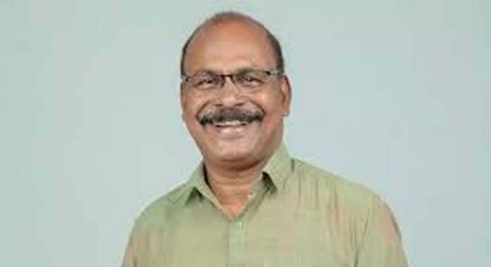സി സി മുകുന്ദന് വക്കീൽ നോട്ടീസയച്ച് മുൻ എംഎൽഎ ഗീത ഗോപി സി സി മുകുന്ദന് വക്കീൽ നോട്ടീസയച്ച് മുൻ എംഎൽഎ ഗീത ഗോപി