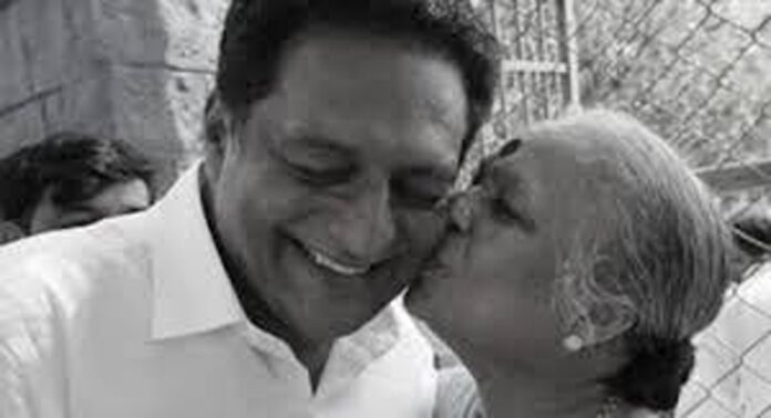 നടൻ പ്രകാശ് രാജിന്റെ മാതാവ് സുവര്ണലത അന്തരിച്ചു നടൻ പ്രകാശ് രാജിന്റെ മാതാവ് സുവര്ണലത അന്തരിച്ചു