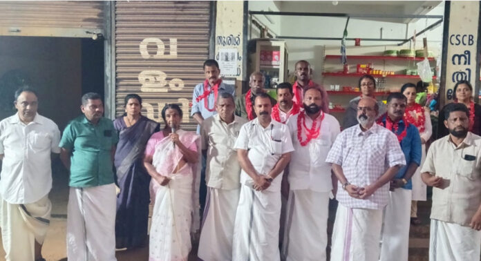 ചേത്തയ്ക്കല് സര്വ്വീസ് സഹകരണ ബാങ്ക് തെരഞ്ഞെടുപ്പില് എല്.ഡി.എഫ് നേതൃത്വം നല്കിയ സഹകരണ സംരക്ഷണ മുന്നണി വിജയിച്ചു ചേത്തയ്ക്കല് സര്വ്വീസ് സഹകരണ ബാങ്ക് തെരഞ്ഞെടുപ്പില് എല്.ഡി.എഫ് നേതൃത്വം നല്കിയ സഹകരണ സംരക്ഷണ മുന്നണി വിജയിച്ചു