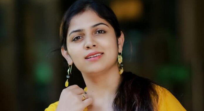 വോട്ടിംഗ് മെഷീനില് പേര് അഞ്ജലി നായര് എന്ന് വേണം ; തൃപ്പൂണിത്തുറയിലെ എന്ഡിഎ സ്ഥാനാര്ഥി ഹൈക്കോടതിയില് വോട്ടിംഗ് മെഷീനില് പേര് അഞ്ജലി നായര് എന്ന് വേണം ; തൃപ്പൂണിത്തുറയിലെ എന്ഡിഎ സ്ഥാനാര്ഥി ഹൈക്കോടതിയില്