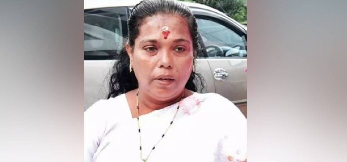 പെരുമ്പാവൂരില് കൊല്ലപ്പെട്ട ജിഷയുടെ അമ്മ നിര്യാതയായി പെരുമ്പാവൂരില് കൊല്ലപ്പെട്ട ജിഷയുടെ അമ്മ നിര്യാതയായി