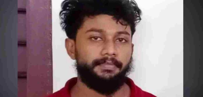 അലുവ അതുൽ കൊലപാതക കേസിൽ 4 പേര് കസ്റ്റഡിൽ അലുവ അതുൽ കൊലപാതക കേസിൽ 4 പേര് കസ്റ്റഡിൽ
